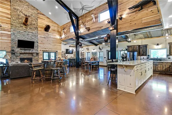$1,350,000 | 14001 Prospect Avenue, Grandview, MO 64030