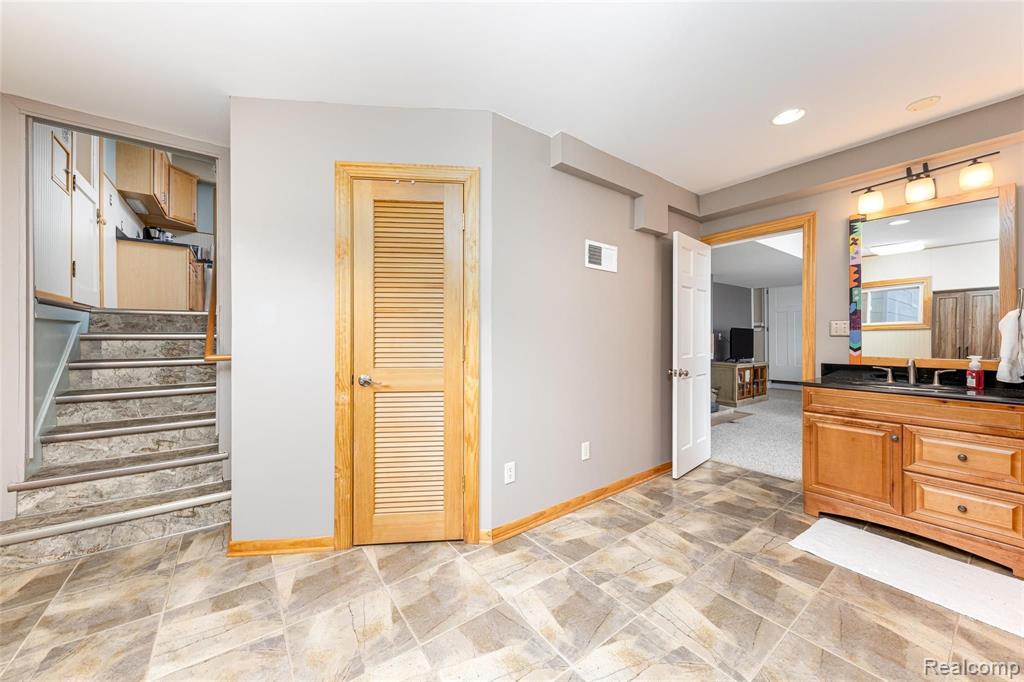 720 Sunset Road Ann Arbor, MI 48103 - Photo 19 of 36