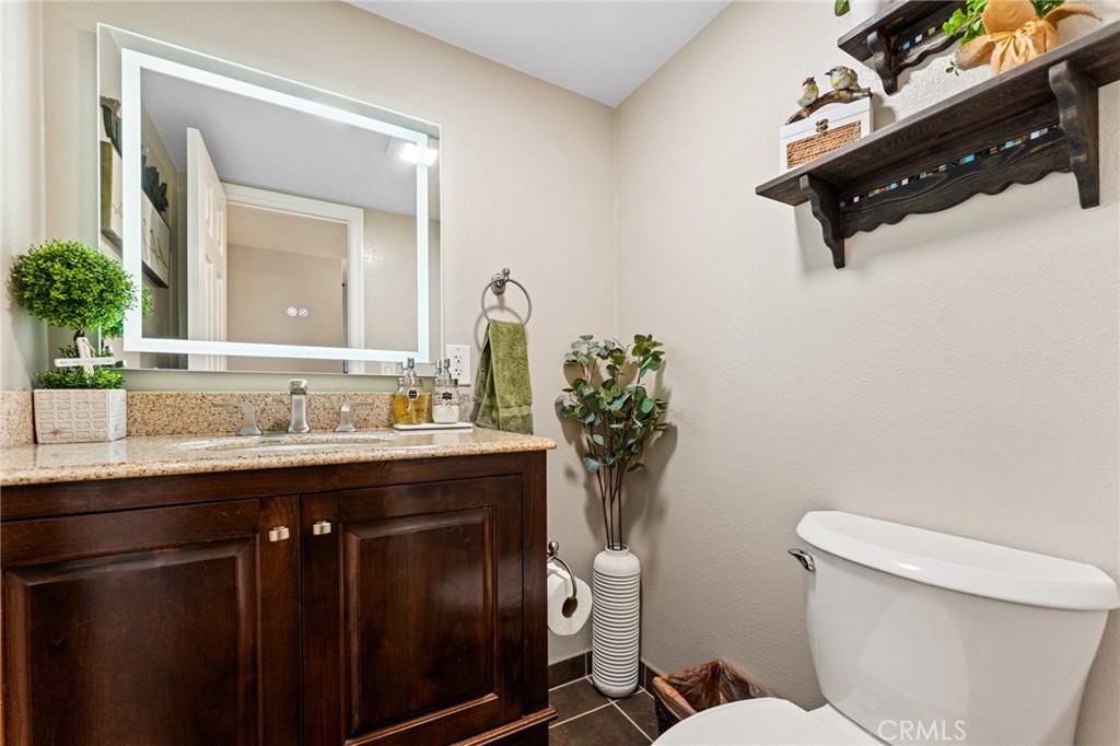 10332 Washington South Gate, CA 90280 - Photo 16 of 38 Main Level Bath