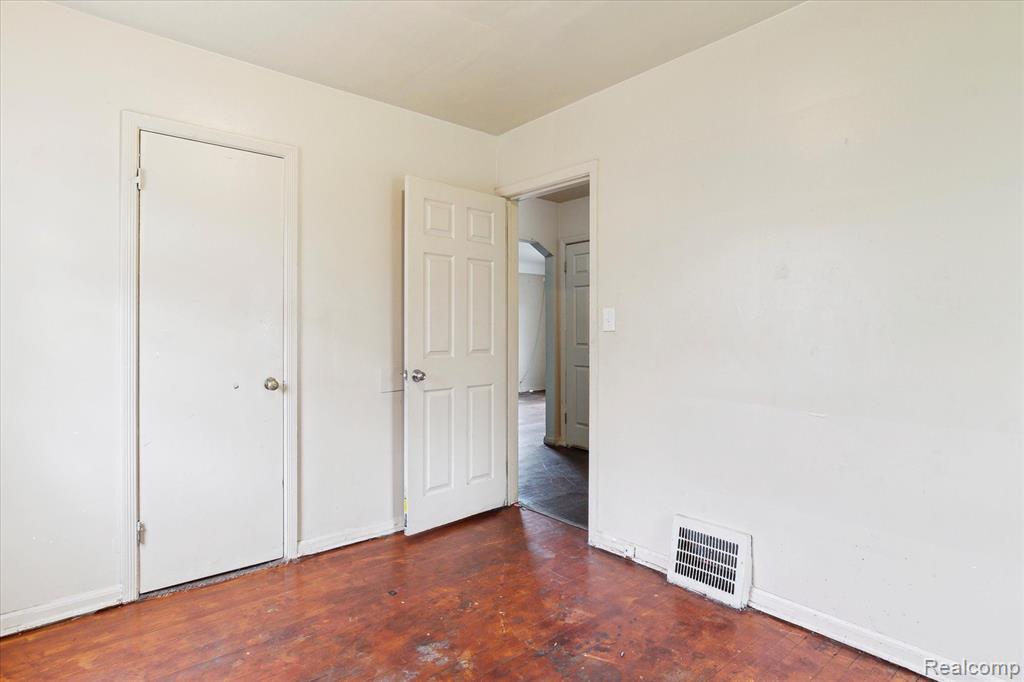 7731 Evergreen Road Detroit, MI 48228 - Photo 18 of 37