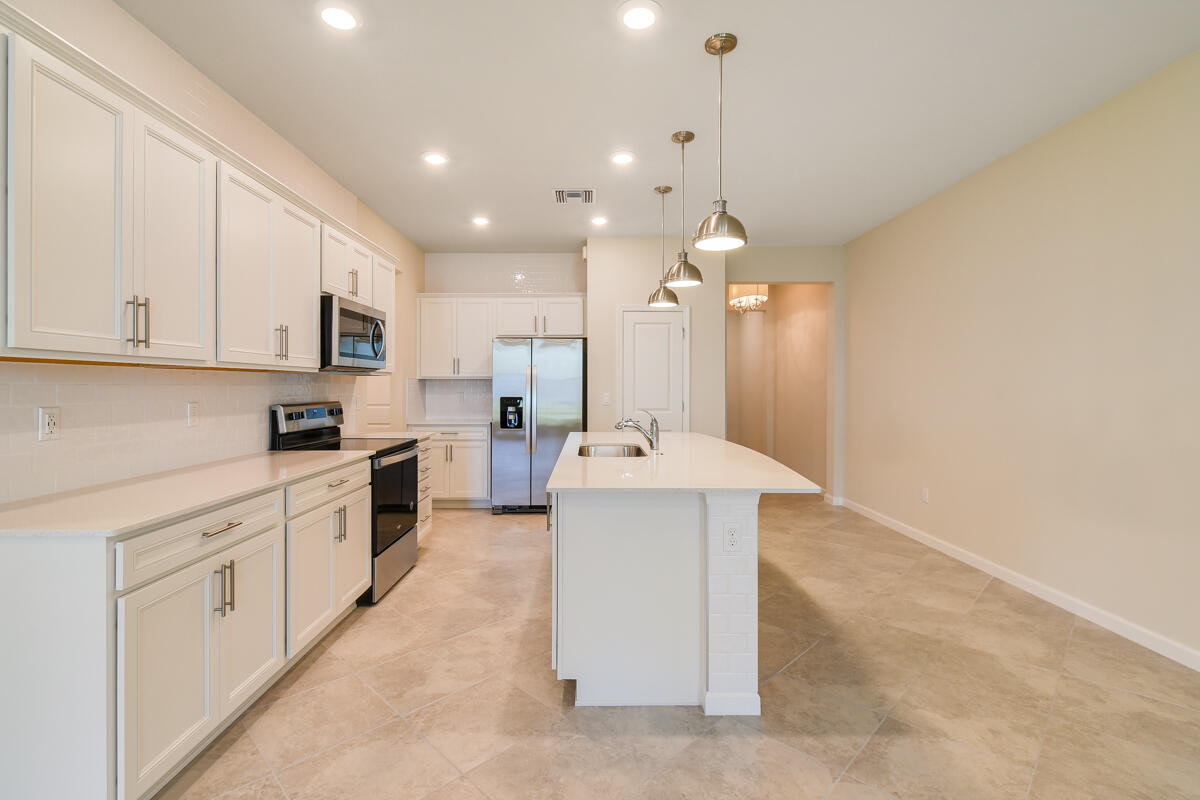 1841 Southeast Roxy Way Stuart, FL 34996 - Photo 9 of 35 Open Modern Kitchen
