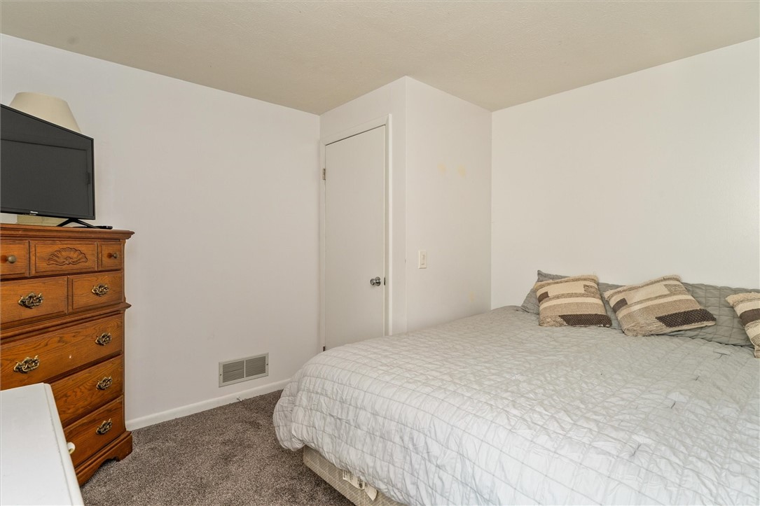 42 Fraser Drive Parma, NY 14468 - Photo 26 of 35