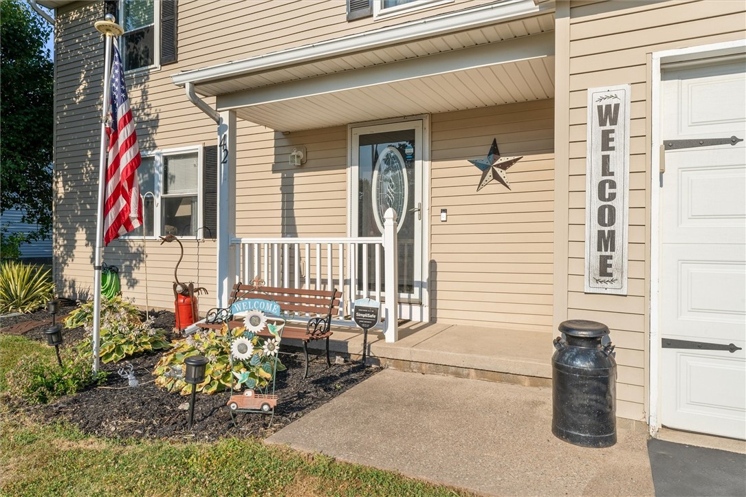 42 Fraser Drive Parma, NY 14468 - Photo 4 of 35