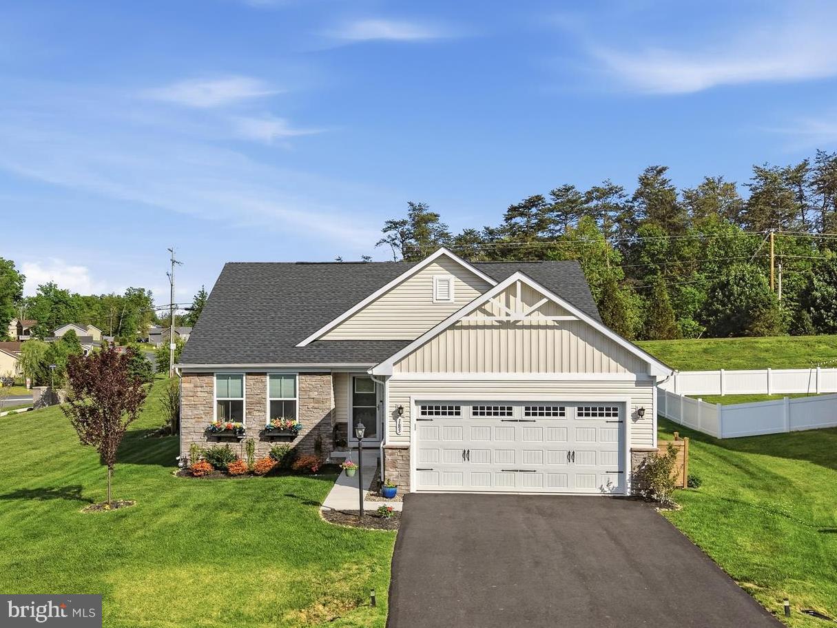 Great Layout and Privacy in Back Yard!