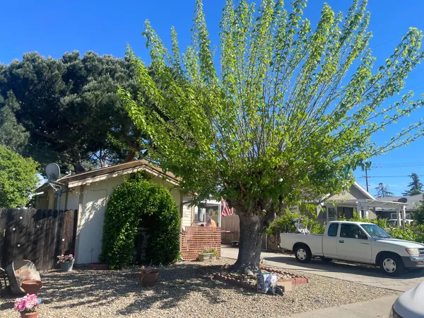 $299,900 | 316 Poplar Avenue, Manteca, CA 95336