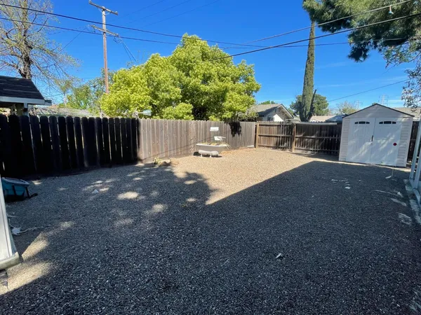 $299,900 | 316 Poplar Avenue, Manteca, CA 95336