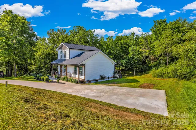 $425,000 | 1024 Bear Creek Road, Leicester, NC 28748