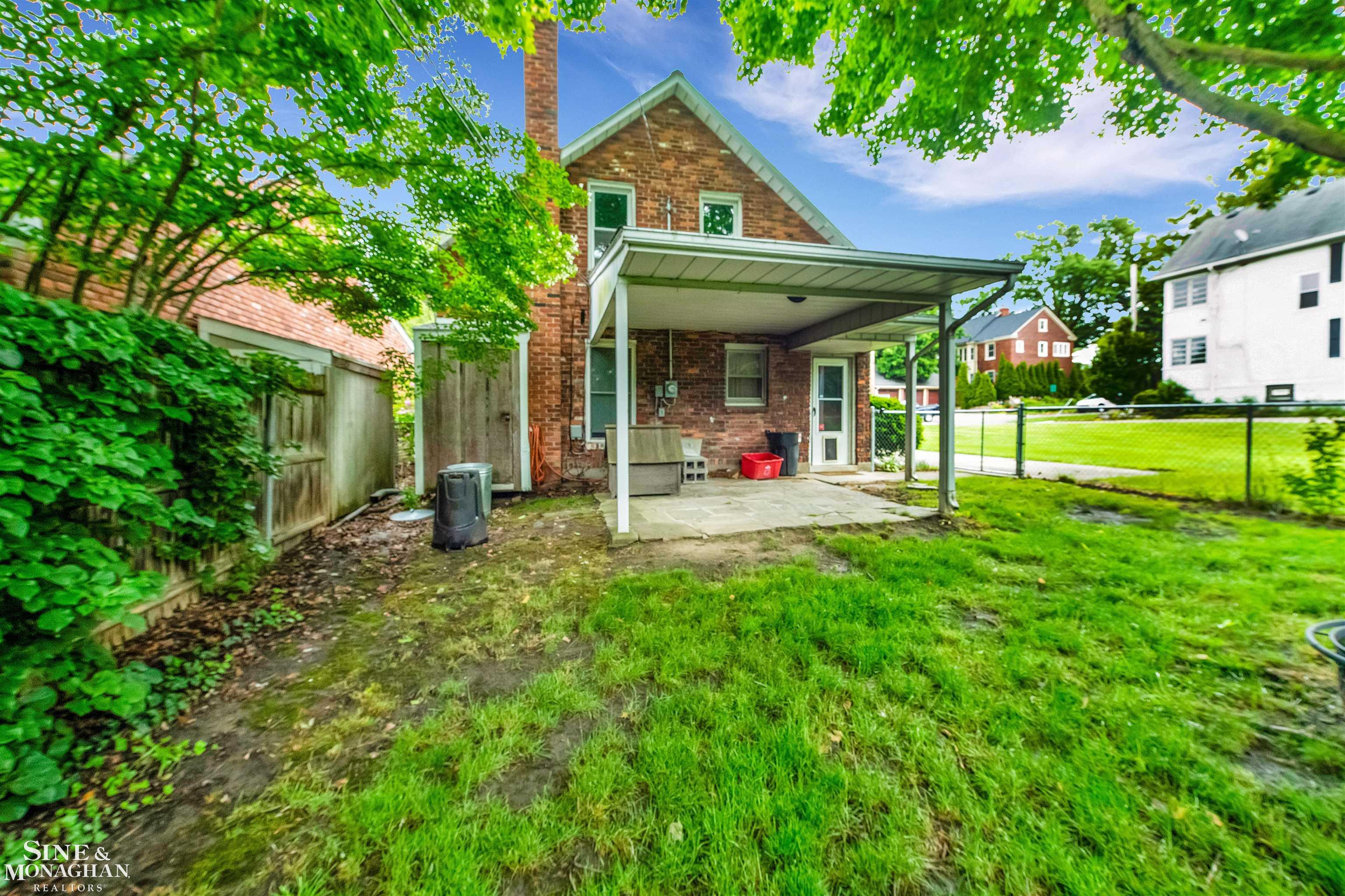 213 Muir Road Grosse Pointe Farms, MI 48236 - Photo 18 of 21