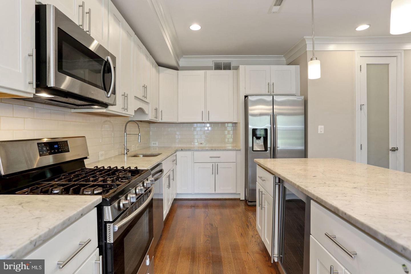 224 R Street Northeast, Unit 2 Washington, DC 20002 - Photo 6 of 34 Kitchen
