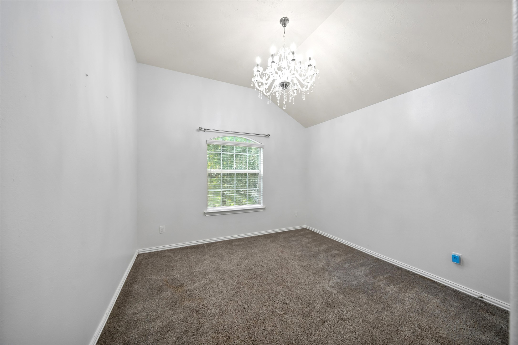 81 Palos Verde Conroe, TX 77304 - Photo 28 of 36 Bedroom 5