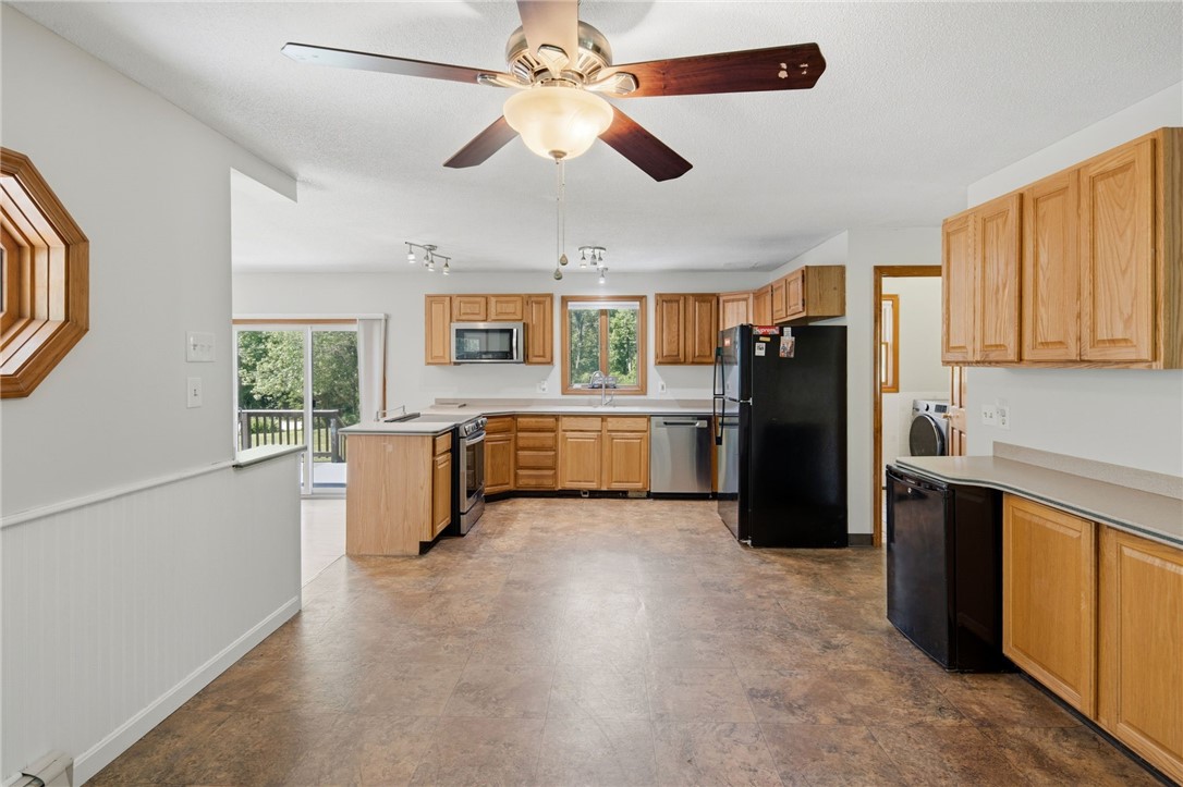 655 Saugatucket Road South Kingstown, RI 02879 - Photo 11 of 50 Dining area and kitchen