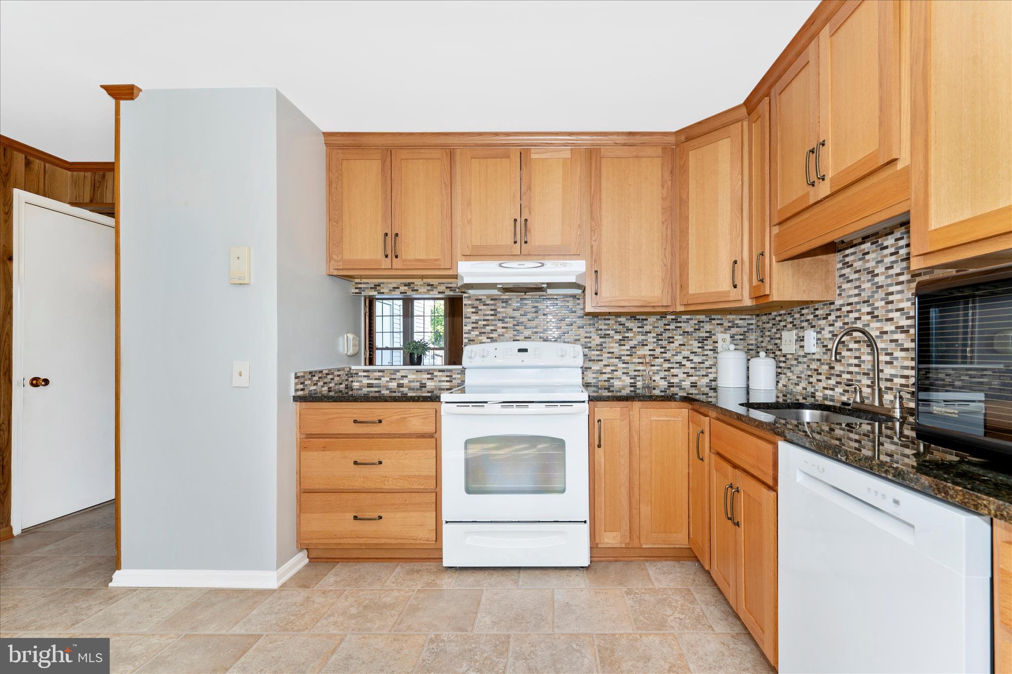 5751 Sunset View Lane Frederick, MD 21703 - Photo 5 of 46 Kitchen