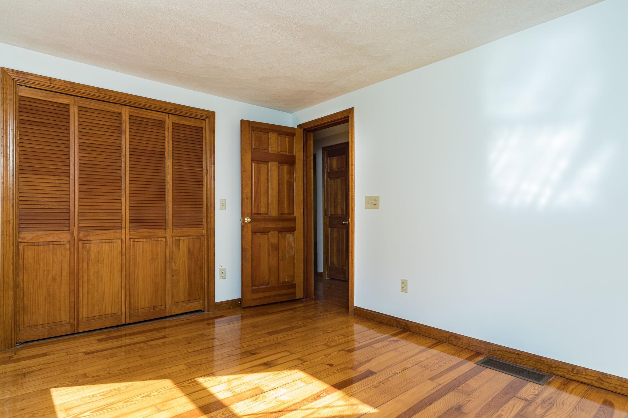 868 Raymond Road Chester, NH 03036 - Photo 23 of 32