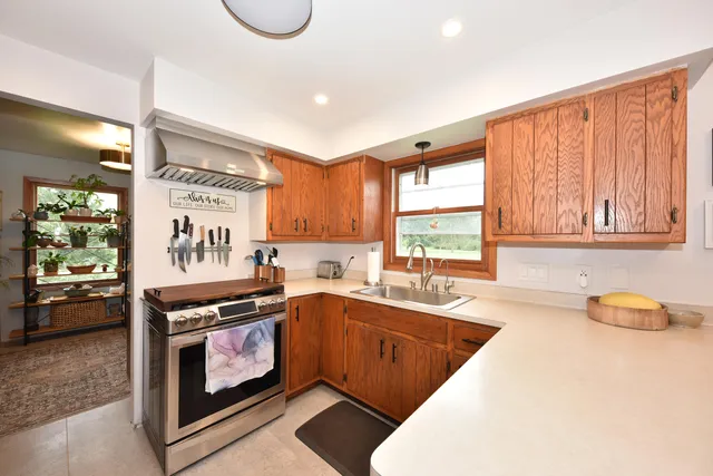 $570,000 | N67W33863 Loghouse Court, Oconomowoc, WI 53066