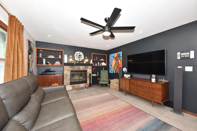 $570,000 | N67W33863 Loghouse Court, Oconomowoc, WI 53066