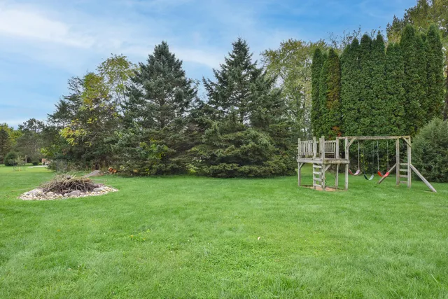 $570,000 | N67W33863 Loghouse Court, Oconomowoc, WI 53066