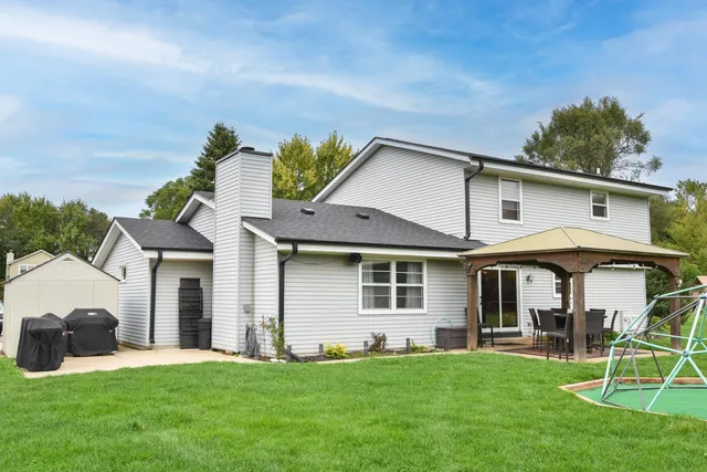 $570,000 | N67W33863 Loghouse Court, Oconomowoc, WI 53066