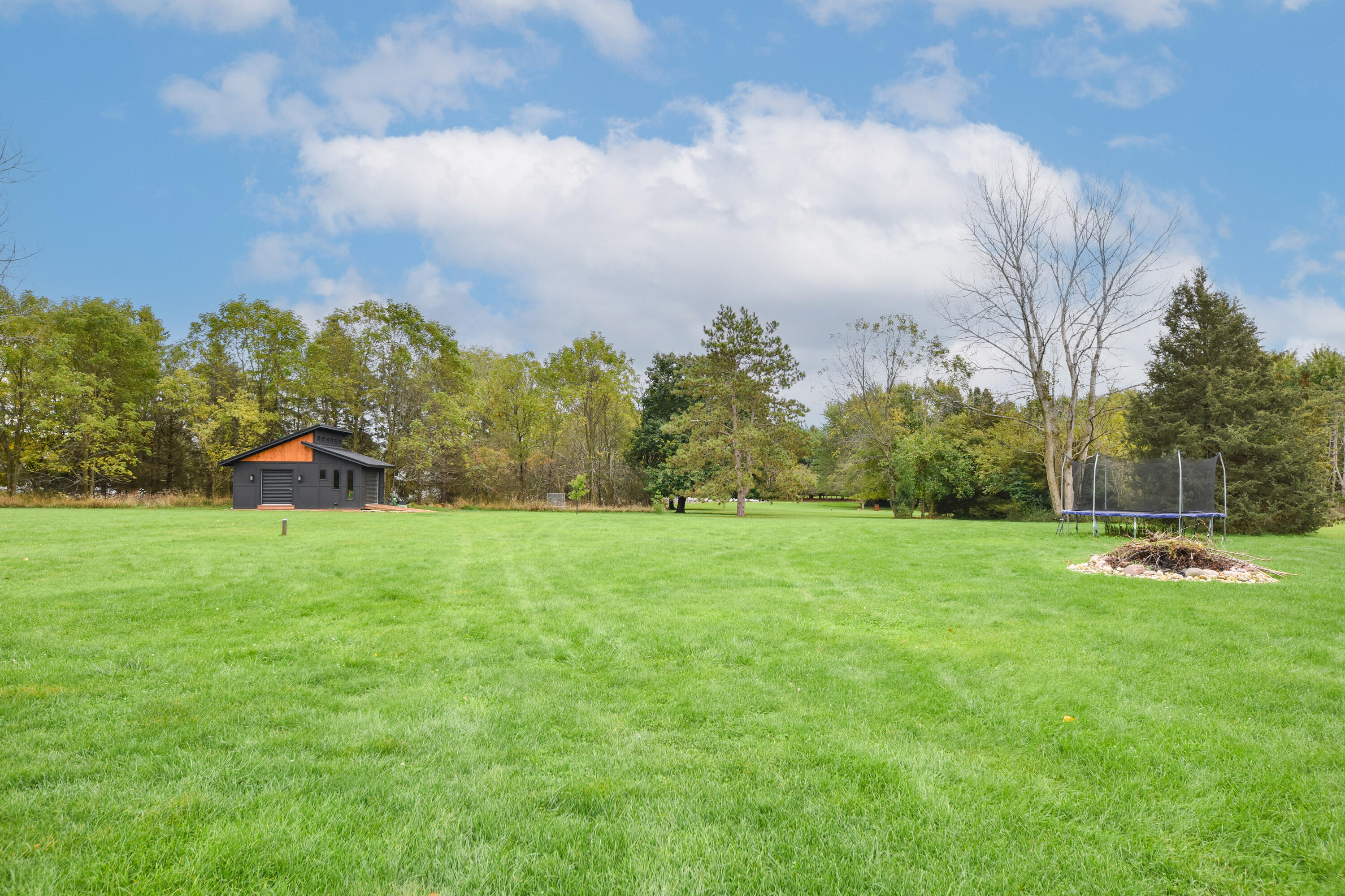 N67W33863 Loghouse Court Oconomowoc, WI 53066 - Photo 37 of 37 Amazing Space