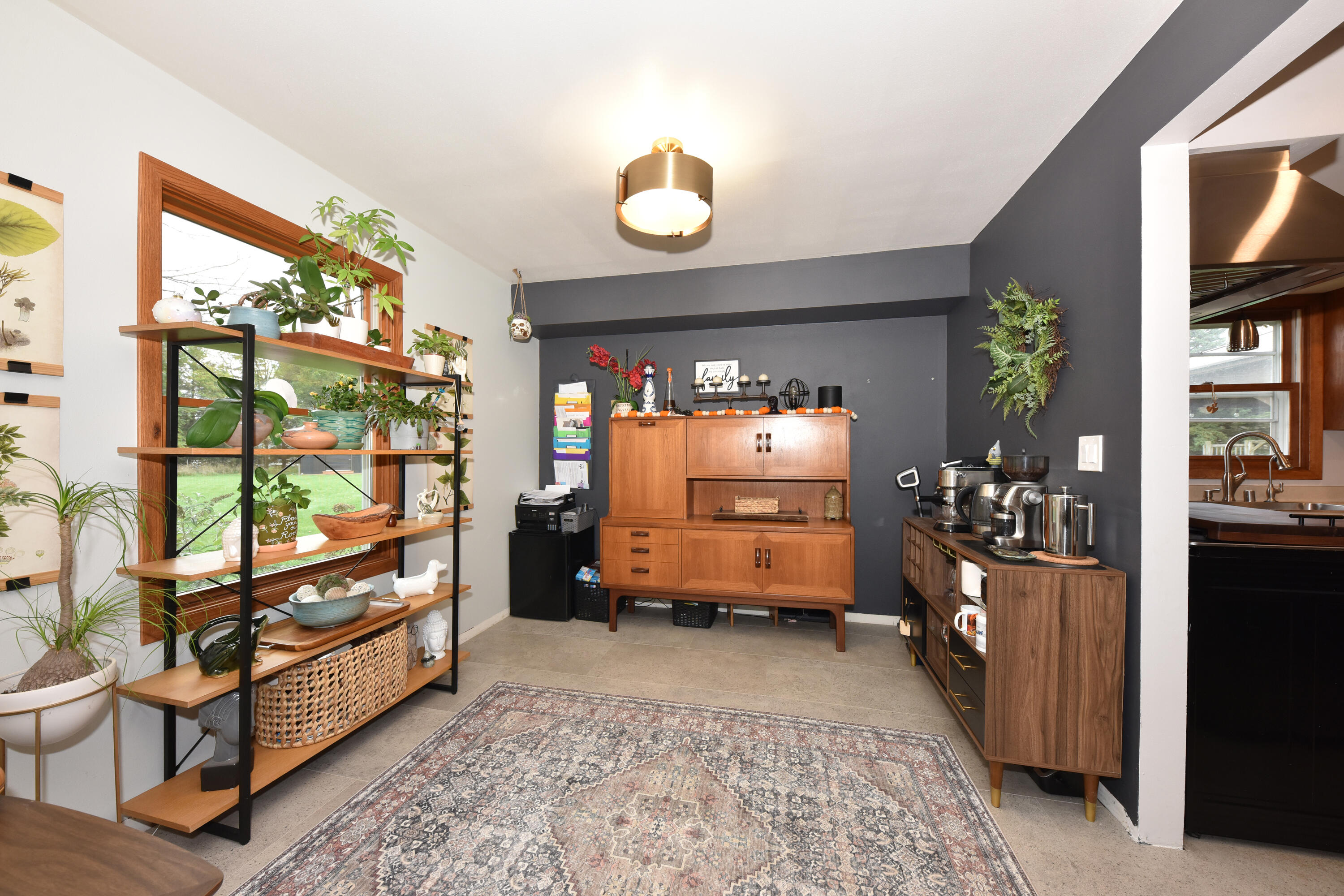 N67W33863 Loghouse Court Oconomowoc, WI 53066 - Photo 10 of 37 Dining Area