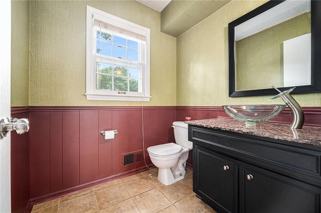 9412 Delmar Street Prairie Village, KS 66207 - Photo 26 of 47