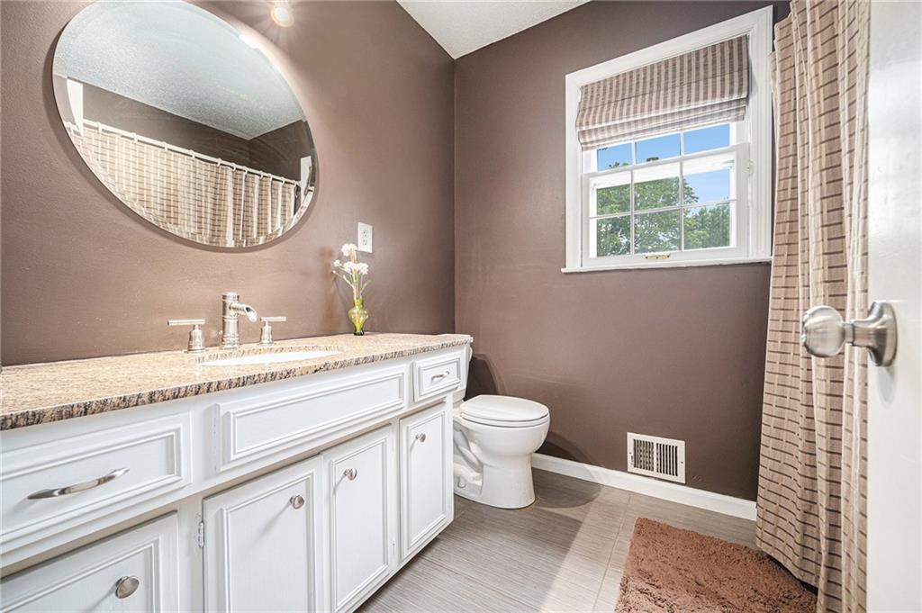 9412 Delmar Street Prairie Village, KS 66207 - Photo 35 of 47