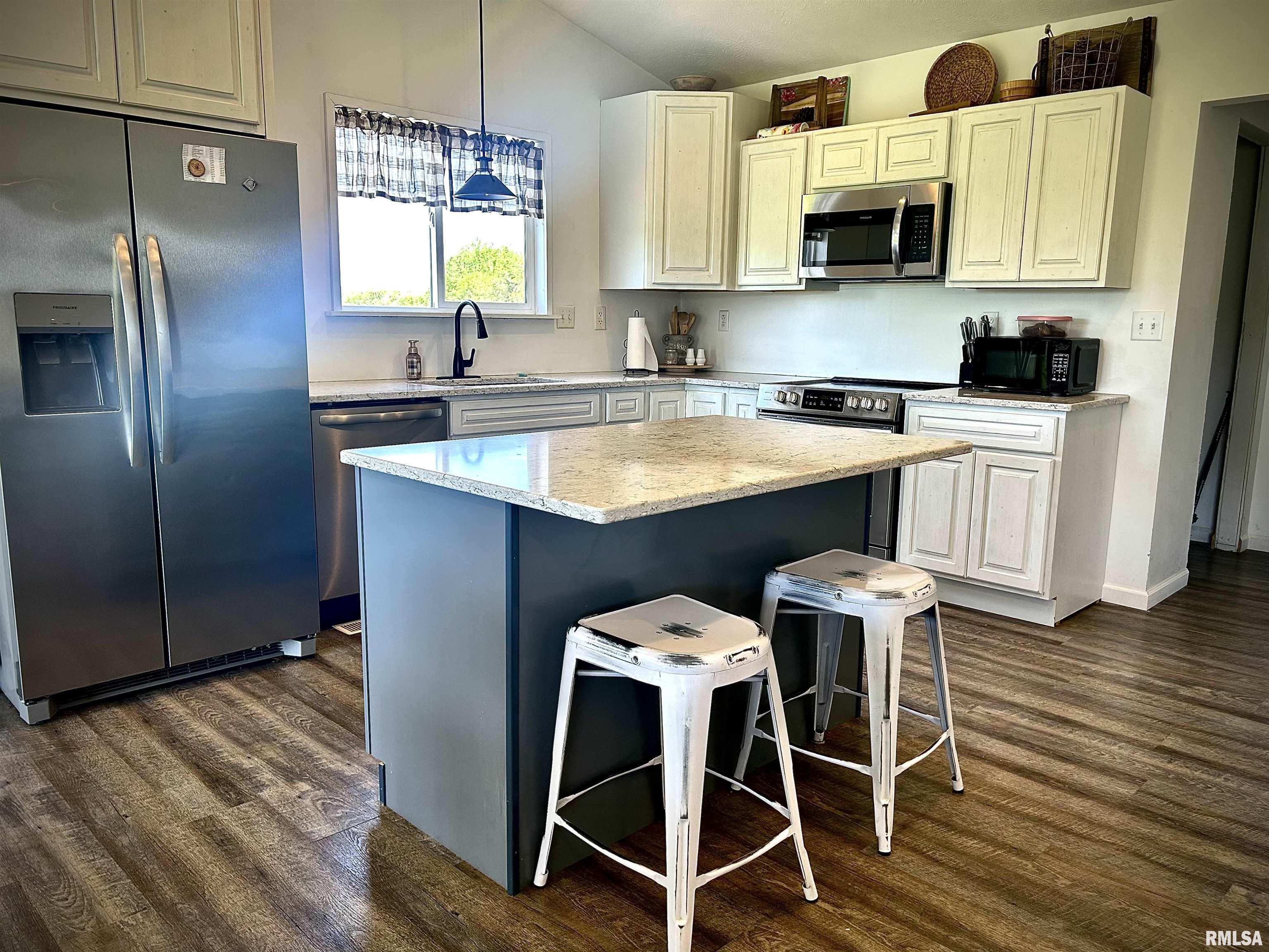 109 Trail Ridge Road Goreville, IL 62939 - Photo 5 of 34