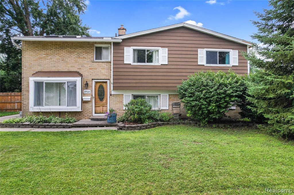 29525 Curtis Road Livonia, MI 48152 - Photo 2 of 42 Gallery Image 2