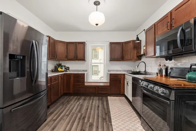 $324,900 | 143 Columbus Street, Sun Prairie, WI 53590