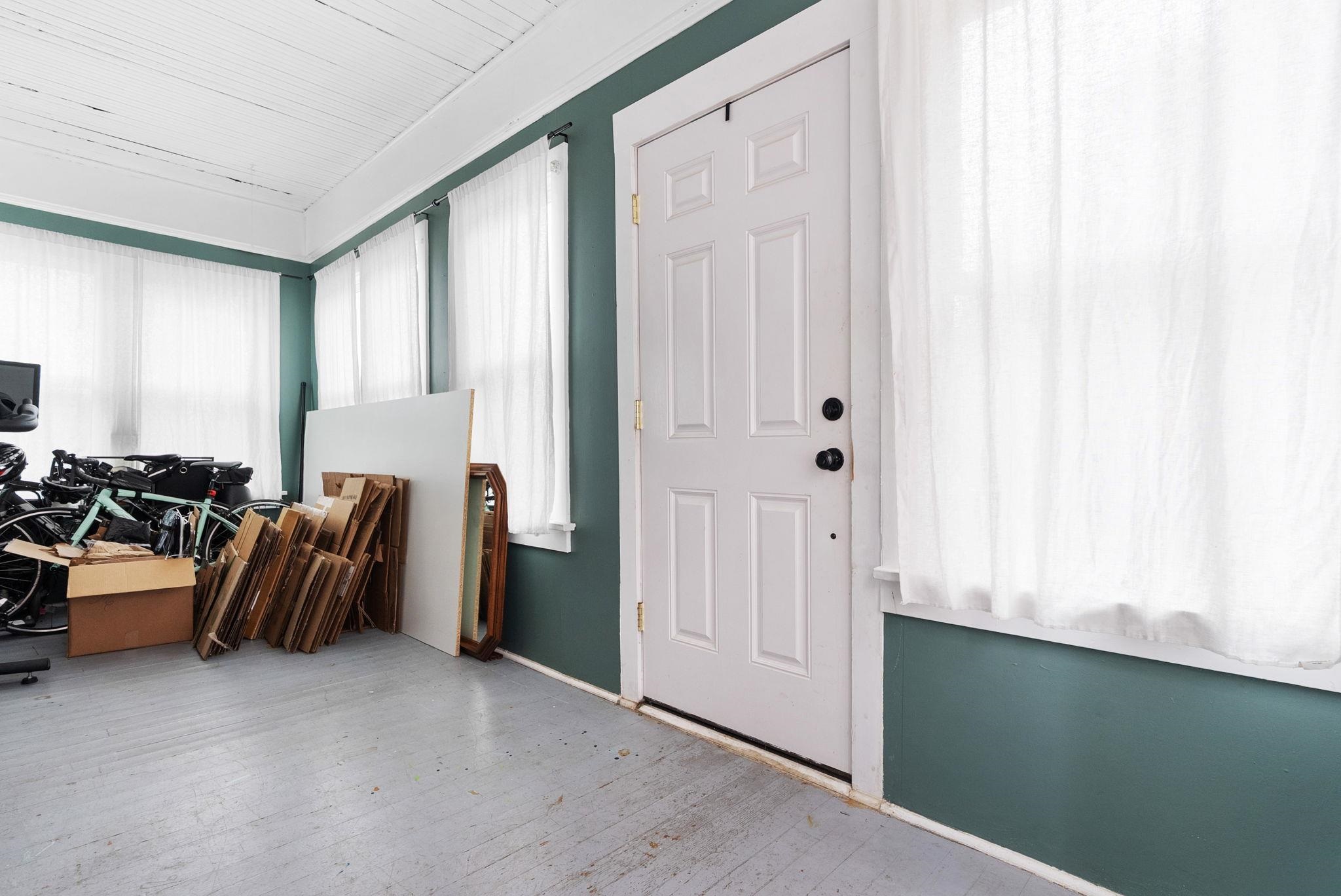 143 Columbus Street Sun Prairie, WI 53590 - Photo 3 of 32