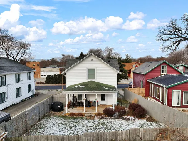 $324,900 | 143 Columbus Street, Sun Prairie, WI 53590