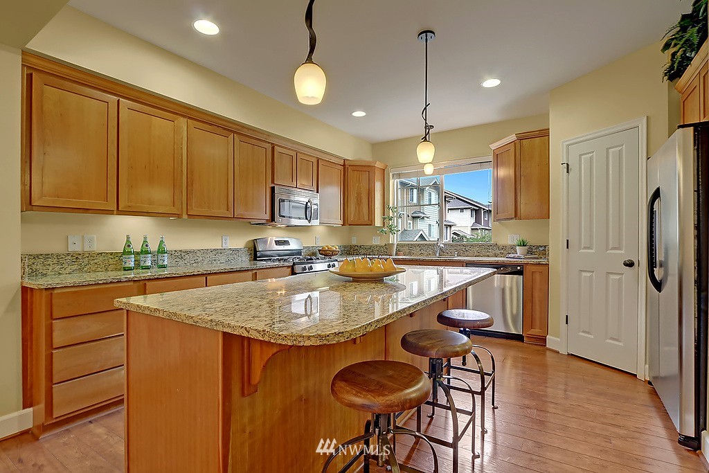 4601 Northeast 3rd Court, Unit B3 Renton, WA 98059 - Photo 5 of 17 Gallery Image 5