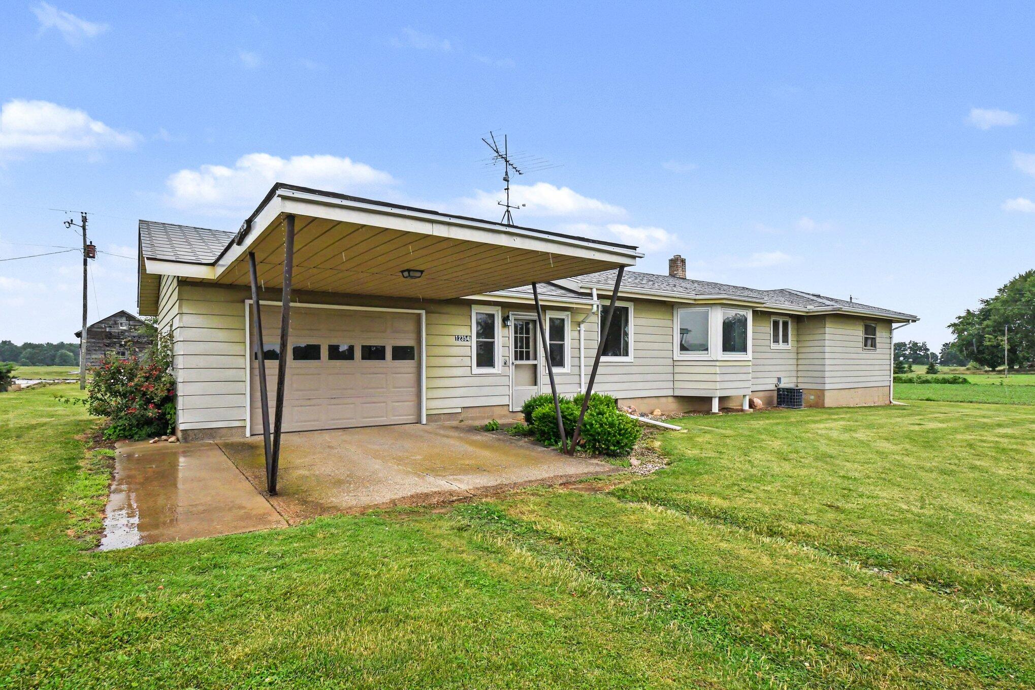 12354 Gardner Road Buchanan, MI 49107 - Photo 3 of 34 003_file_1905