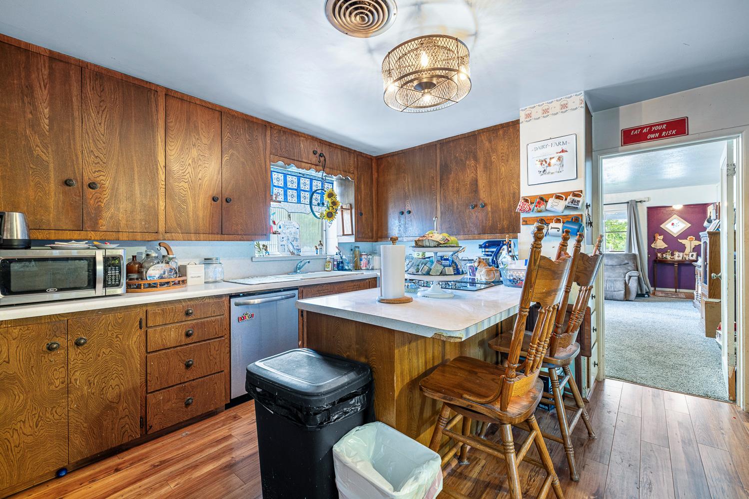 748 N. East Avenue Reedley, CA 93654 - Photo 9 of 51