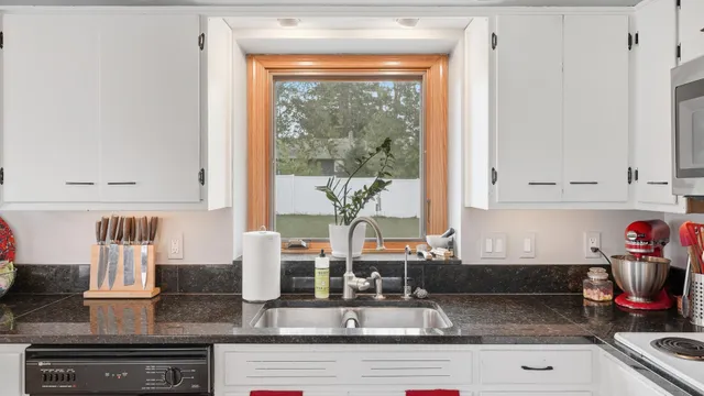 $319,500 | 103 Calm Court, Mapleton, MN 56065