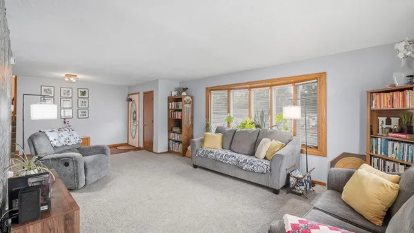 $319,500 | 103 Calm Court, Mapleton, MN 56065