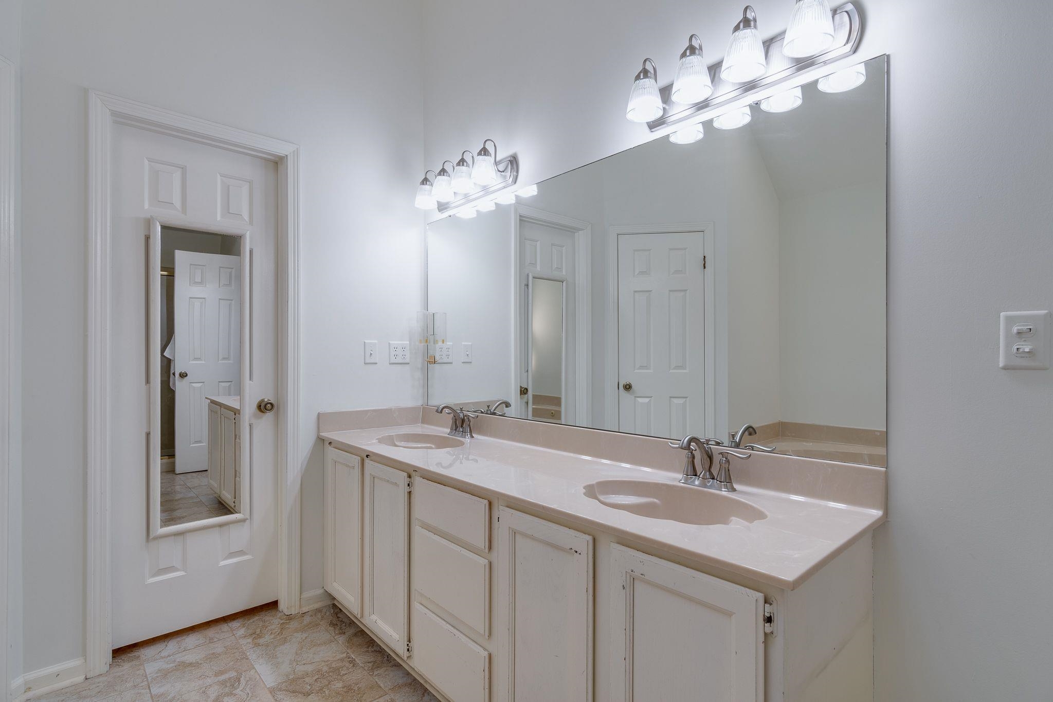 2164 Knoll Lane Germantown, TN 38138 - Photo 14 of 25 Gallery Image 14