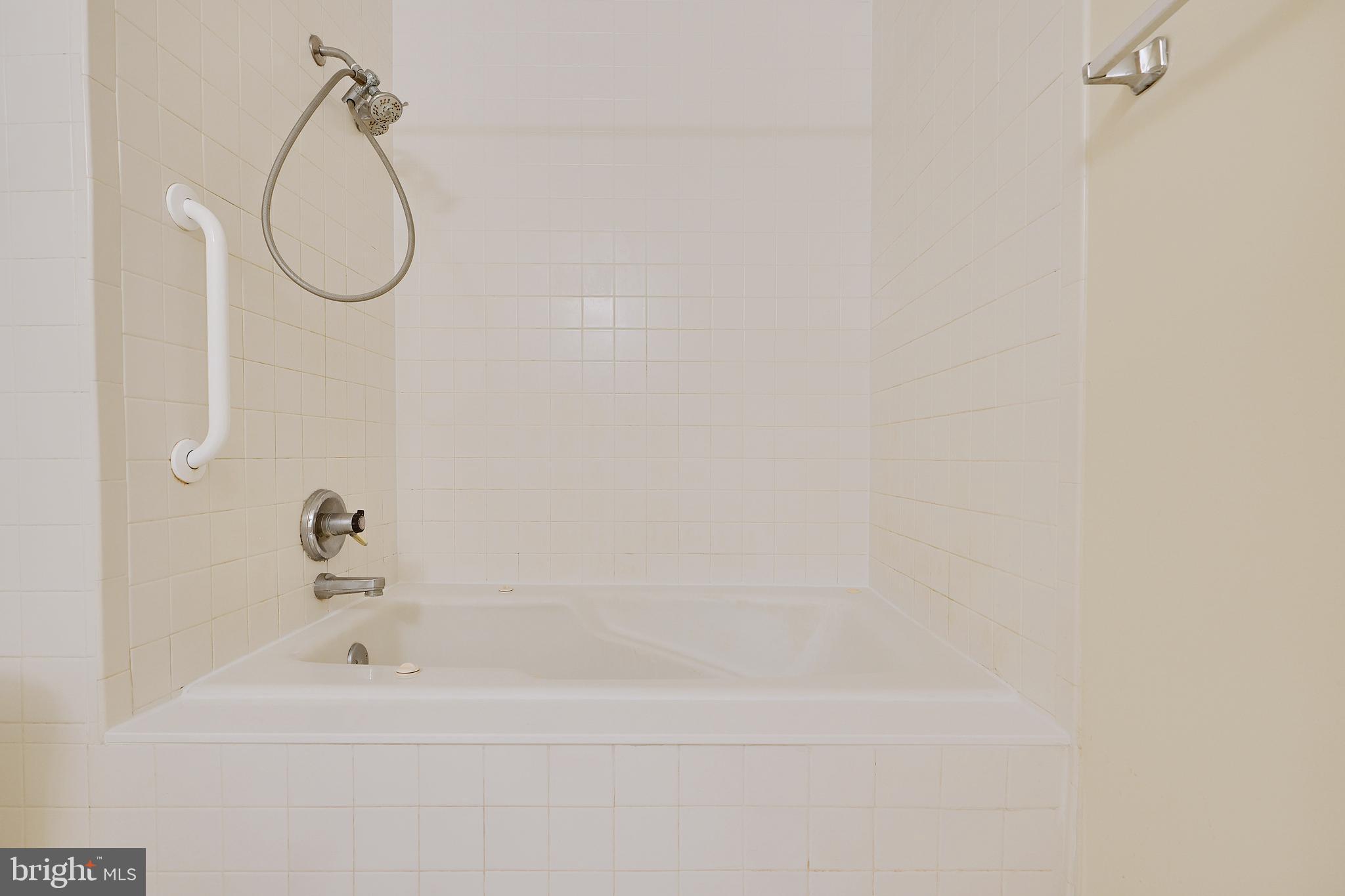 100 Harborview Drive, Unit 609 Baltimore, MD 21230 - Photo 22 of 45