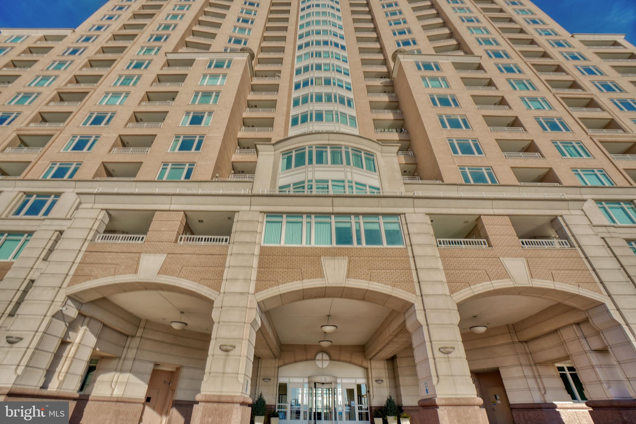 100 Harborview Drive, Unit 609 Baltimore, MD 21230 - Photo 43 of 45 front view of a building