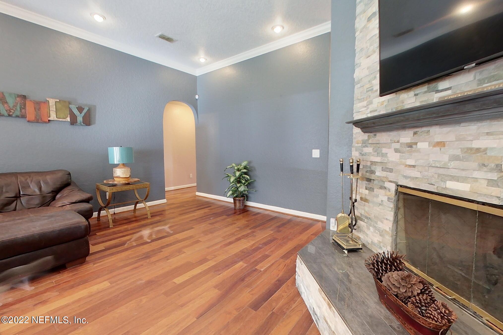 11572 Young Road Jacksonville, FL 32218 - Photo 11 of 36 Family room