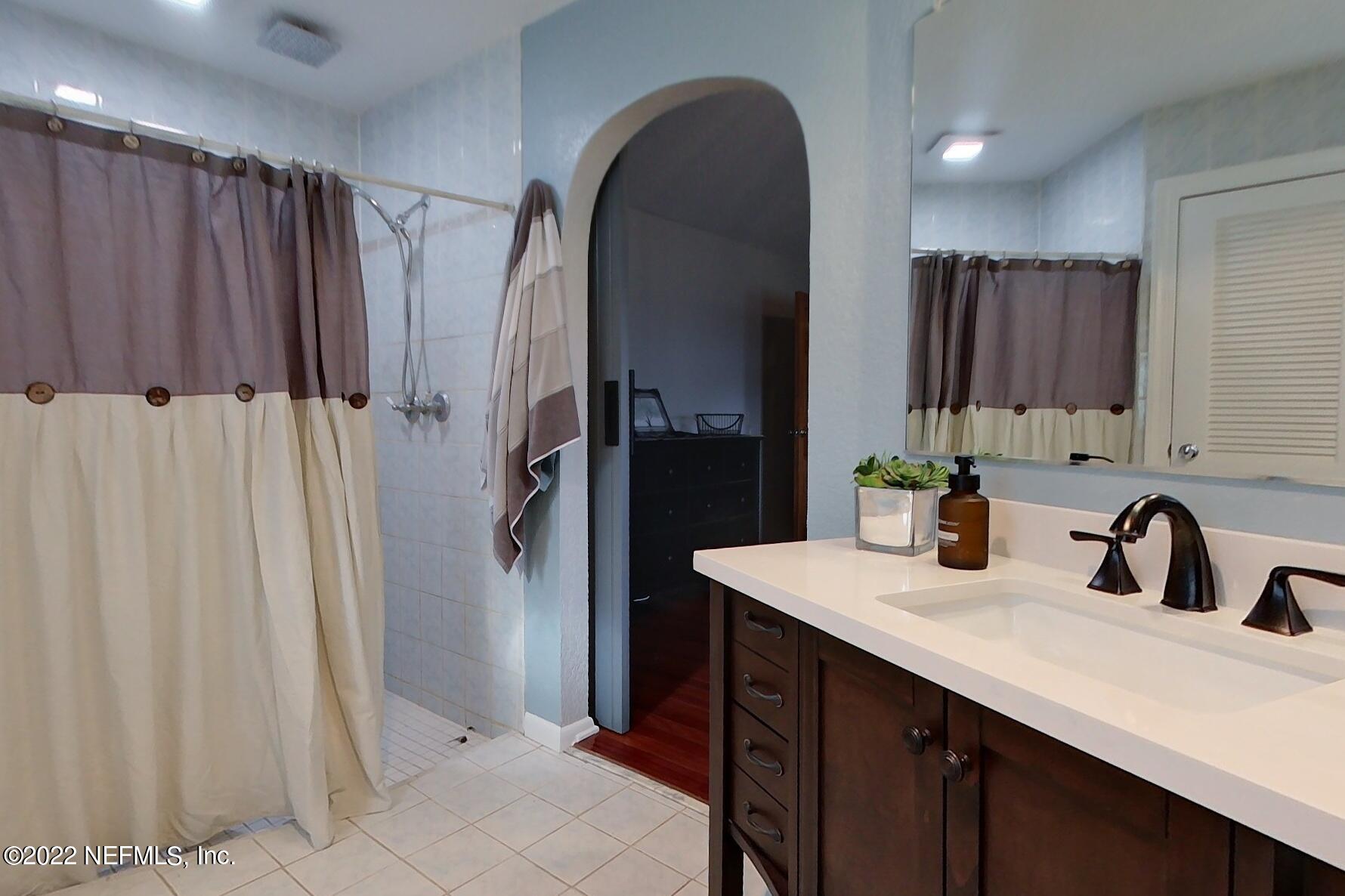 11572 Young Road Jacksonville, FL 32218 - Photo 23 of 36 Owner bathroom