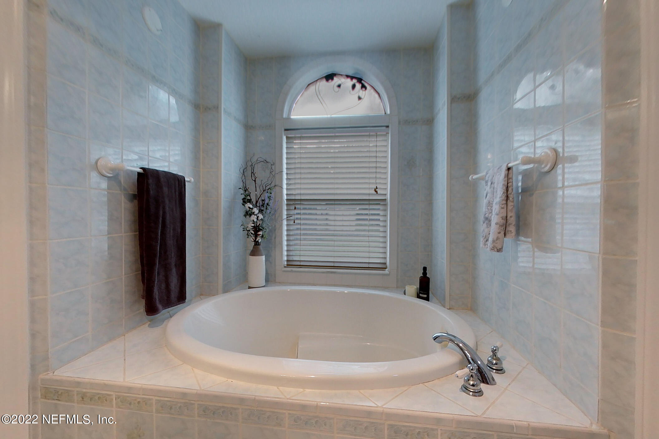 11572 Young Road Jacksonville, FL 32218 - Photo 25 of 36 Garden tub