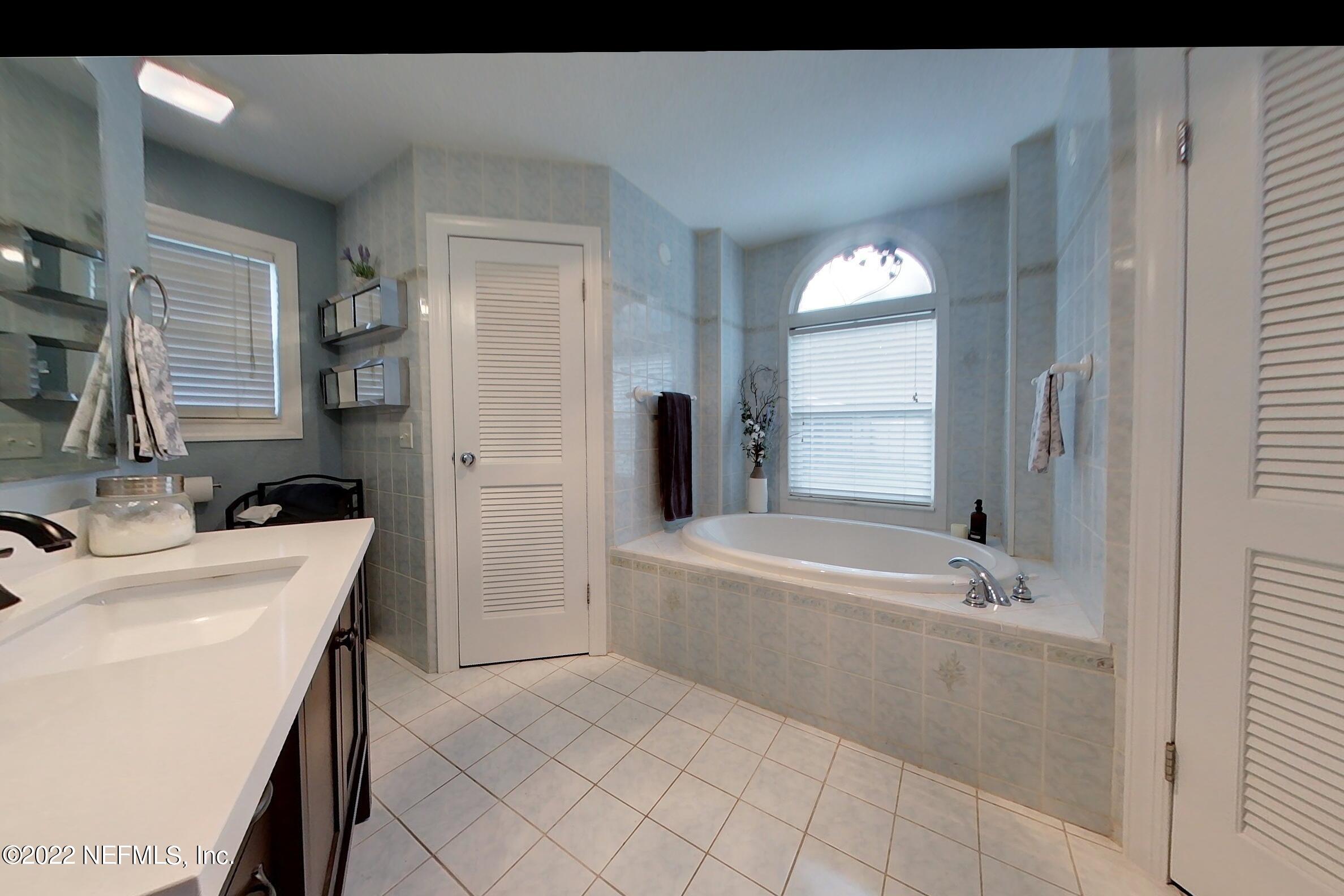 11572 Young Road Jacksonville, FL 32218 - Photo 26 of 36 Large owner bathroom