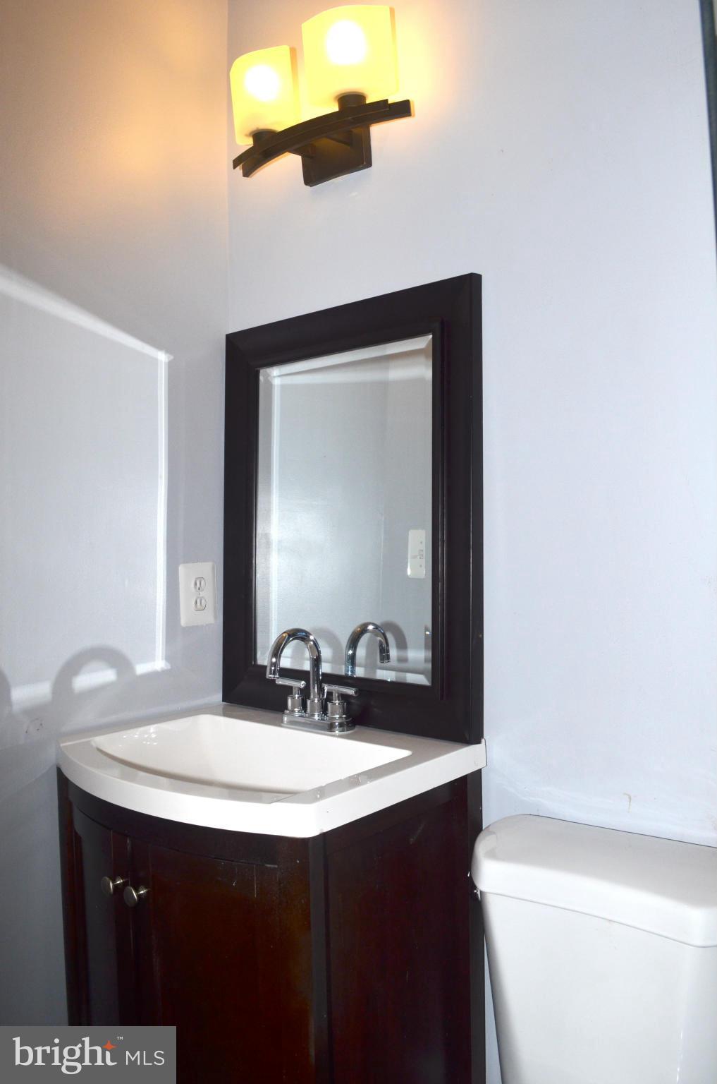 425 Rosier Road Fort Washington, MD 20744 - Photo 17 of 20 Upstairs Hall Bath