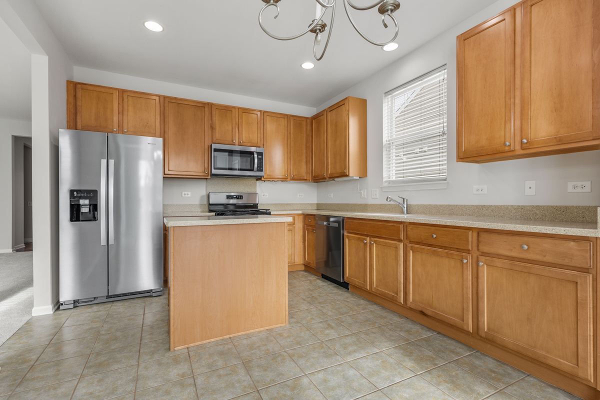 2982 Ravinia Circle Mundelein, IL 60060 - Photo 2 of 37