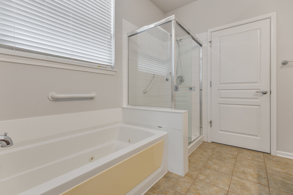 2982 Ravinia Circle Mundelein, IL 60060 - Photo 23 of 37