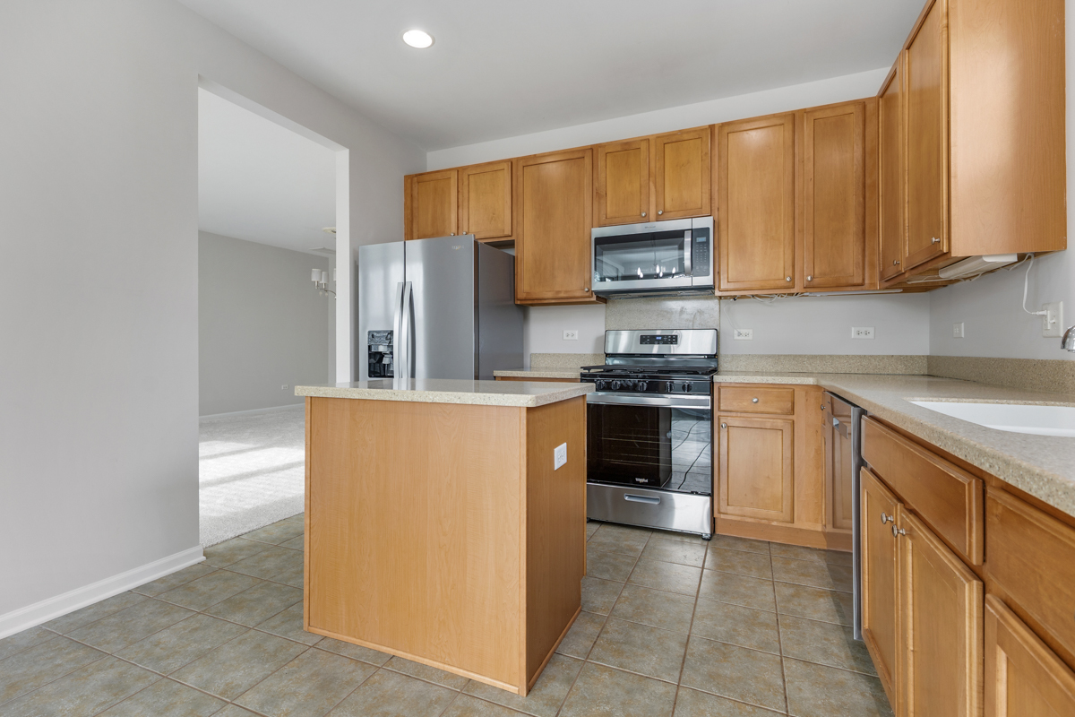 2982 Ravinia Circle Mundelein, IL 60060 - Photo 4 of 37