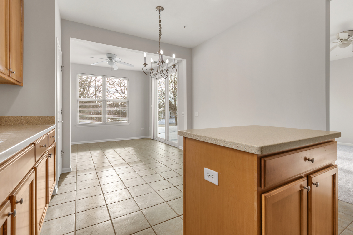 2982 Ravinia Circle Mundelein, IL 60060 - Photo 6 of 37