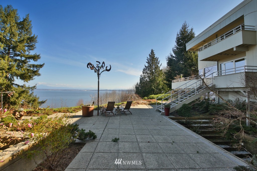 6061 Bob Galbreath Road Clinton, WA 98236 - Photo 1 of 25 Gallery Image 1