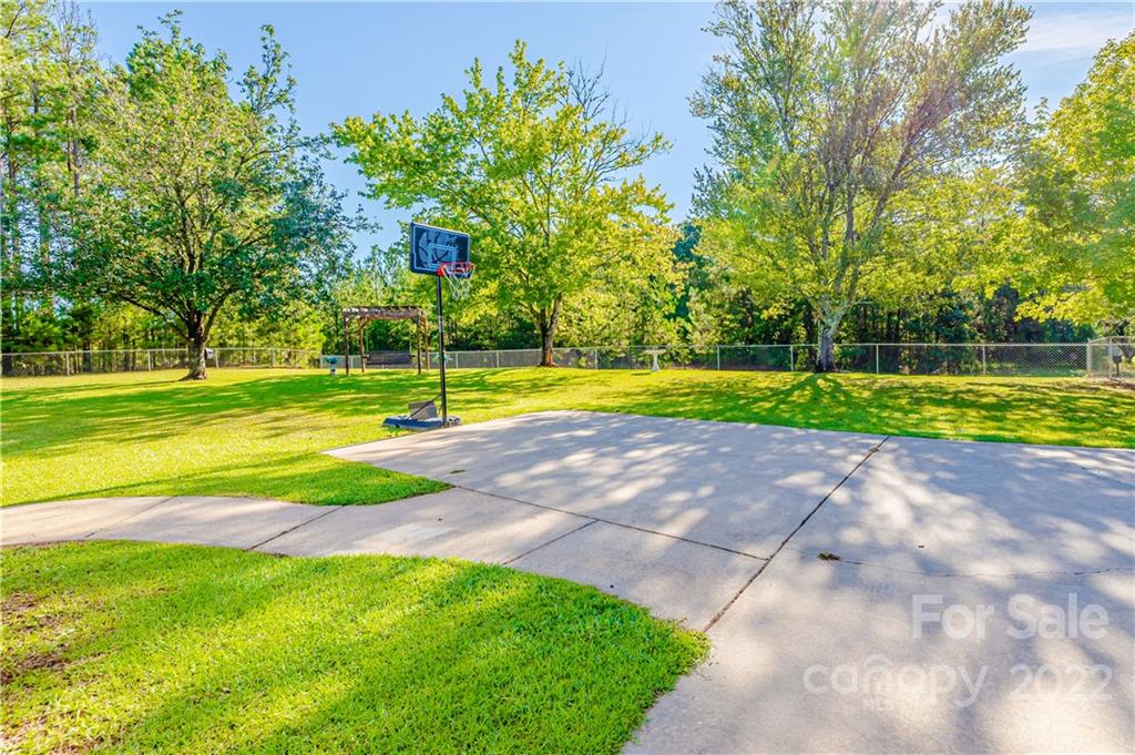 8264 Lockhart Road Sharon, SC 29742 - Photo 33 of 46 a view of a park with large trees