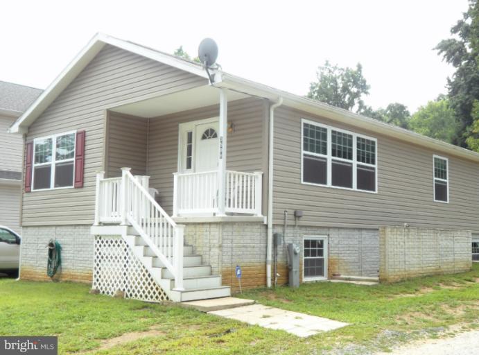 3598 2nd Avenue Edgewater, MD 21037 - Photo 4 of 19 Exterior (Front)